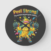 Peel Strong! – バナナジムのモチベーション ラウンド壁時計 (正面)