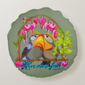 Pekin Robins—Leiothrix Love Never Fails ラウンドクッション (裏面)