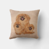 Pekingeseはコラージュの後をつけます クッション (裏面)