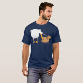 Pelican Tries to Eat Capybara Funny Cute Kawaii Tシャツ (正面フル)