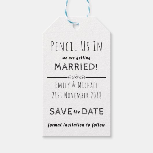 PENCIL US IN – 独自の作成SAVE THE DATEラベル ギフトタグ (正面)
