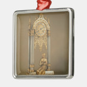 Pendule deパリ、c.1830 メタルオーナメント (左)