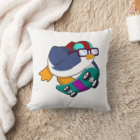 Penguin as Skater with Skateboard クッション (ブランケット)