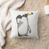 Penguin at Hockey with Hockey stick クッション (ブランケット)