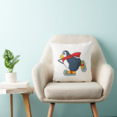Penguin at Iceスケートで滑るwith Ice skates.PNG クッション (椅子)