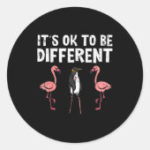 Penguin Its Okay To Be Different Flamingo Men Wome ラウンドシール (正面)