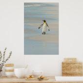 Penguin walking on the beach ポスター (キッチン)
