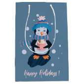 Penguin with Hot Cocoa Blue Holiday Gift Bag ミディアムペーパーバッグ (正面)