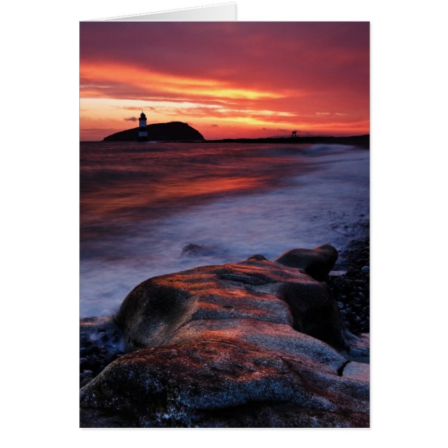 Penmonの灯台Angleseyウェールズ (正面)