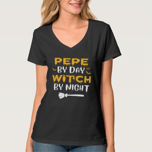 Pepe By Day Witch By Night Dad Halloween Costume Tシャツ (正面)