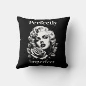 Perfectly Imperfect – Marilyn Noir クッション (裏面)