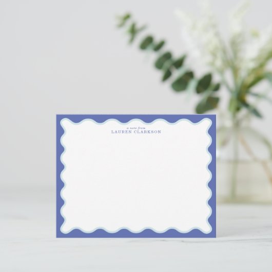 Periwinkle & Icy Blue Wavy Border Note Card 招待状 (スタンド正面)