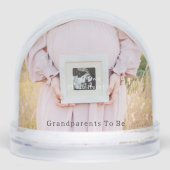 Personalised Pregnancy Announcement Snow Globe. (正面)