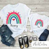 Personalised rainbow t-shirt with the phrase mommy tシャツ