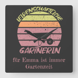 personalisierbares Design Gärtnerin スクエア壁時計