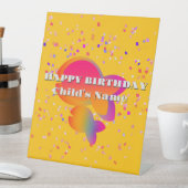 Personalize Fish Kids Happy Birthday Yellow 台座サイン (インサイチュ)