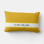 Personalize Get Well Soon同僚のジャスミン花 ランバークッション (裏面)