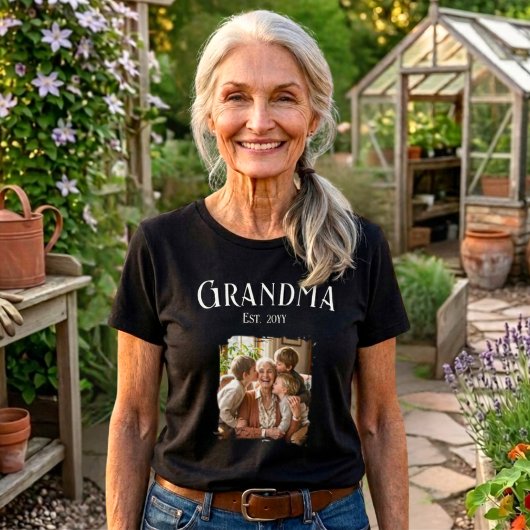 Personalize Name Grandma Est Year Photo Tシャツ