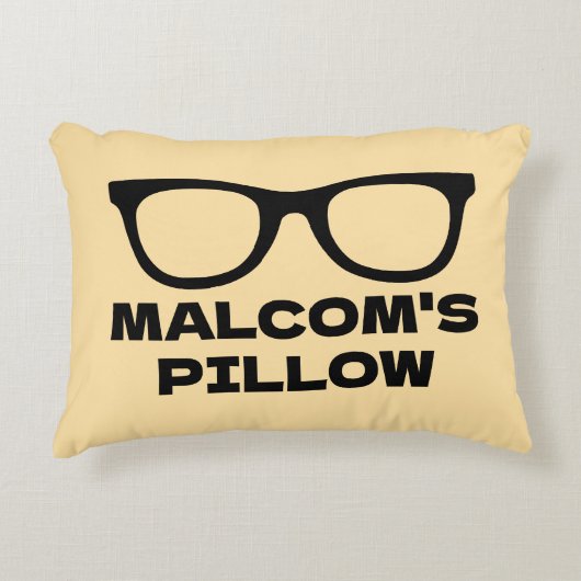 Personalized accent pillow with black spectacles アクセントクッション (正面)