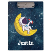 Personalized Astronaut on Moon with Rocket クリップボード (正面)