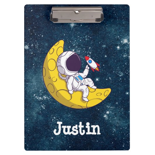 Personalized Astronaut on Moon with Rocket クリップボード (正面)