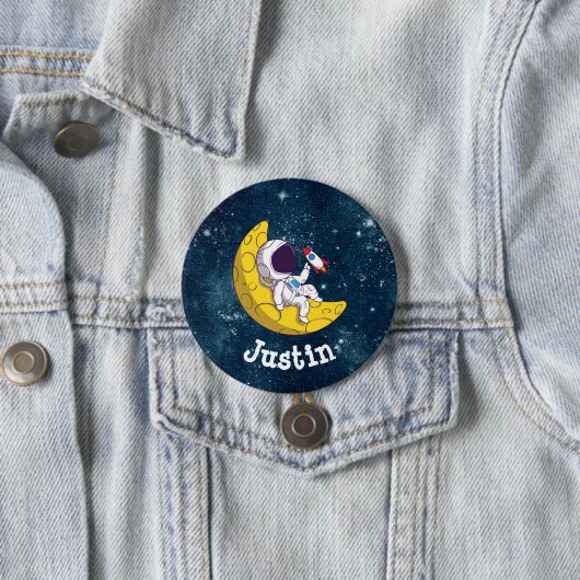 Personalized Astronaut on Moon with Rocket 缶バッジ (インサイチュ)