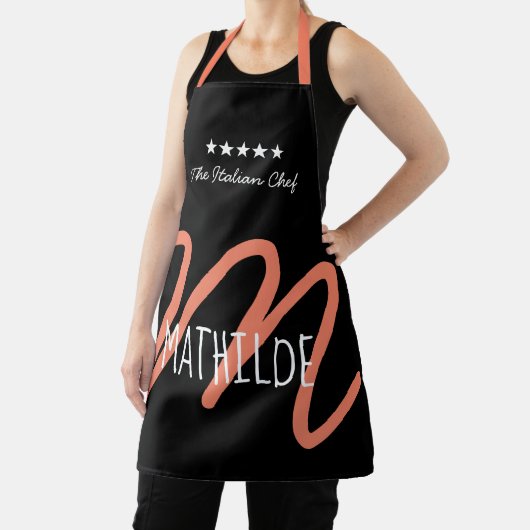 Personalized Black Pink Modern Script Monogram エプロン (インサイチュ)