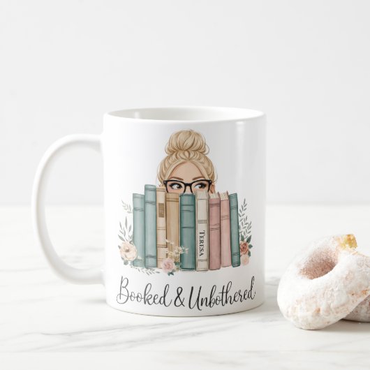 Personalized “Booked & Unbothered” Bookish Reader コーヒーマグカップ (ドーナツ)