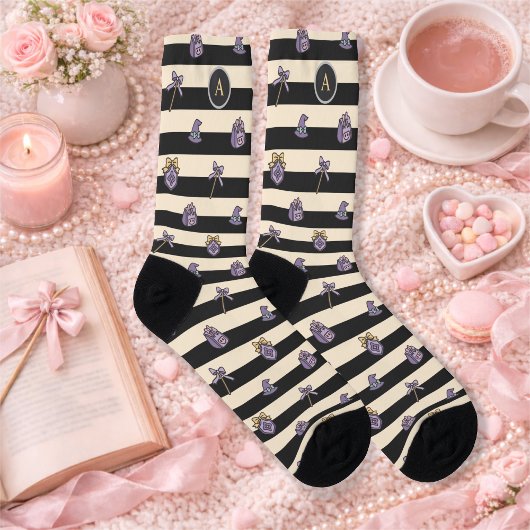 Personalized Bookish Girl Academy Wizard Black ソックス