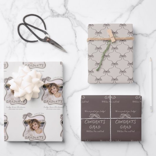 Personalized Bow Wavy Frame Photo Graduation ラッピングペーパーシート (正面)