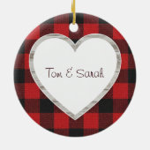 Personalized Buffalo Plaid Heart Rustic  セラミックオーナメント (裏面)