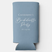 Personalized Chic Dusty Blue Bachelorette Party スリム缶クーラー (裏面)