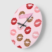 Personalized Chic Pink Leopart Print Lip Pattern ラージ壁時計 (傾斜)