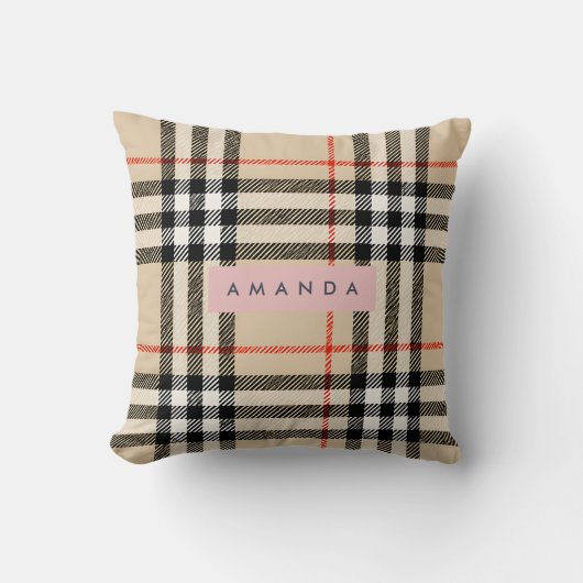 Personalized Classic Tan, Black & Red Plaid クッション (正面)