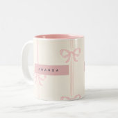 Personalized Coquette Blush Pink Bow Ribbon ツートーンマグカップ (正面左)
