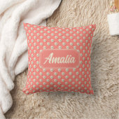 Personalized Coral Polka Dot Throw Pillow クッション (ブランケット)