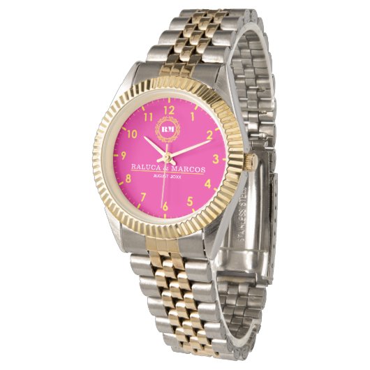 Personalized couple names monogram pink and yellow 腕時計 (アングル)