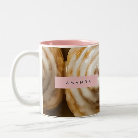 Personalized Cozy Cinnamon Roll Swirl  ツートーンマグカップ (左)