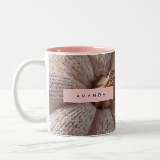 Personalized Cozy Knit Pumpkin Aesthetic ツートーンマグカップ (左)
