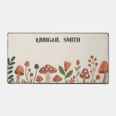 Personalized Cozy Woodland Mushrooms デスクマット (正面)