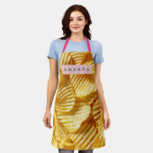 Personalized Crispy Potato Chip Design エプロン (着用した状態)