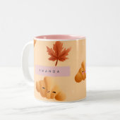 Personalized Cute Fall Croissant Café Leaves ツートーンマグカップ (正面左)