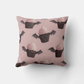 Personalized Cute Halloween Spooky Bat Cupcake クッション (裏面)