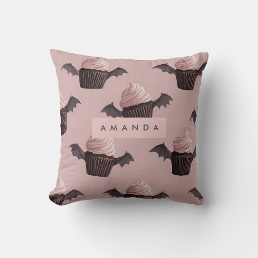 Personalized Cute Halloween Spooky Bat Cupcake クッション (正面)