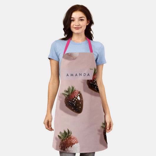 Personalized Cute Pink Chocolate-dipped Strawberry エプロン (着用した状態)