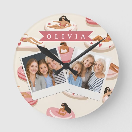 Personalized Cute Pink Pool Float Summer Aesthetic ラウンド壁時計 (正面)