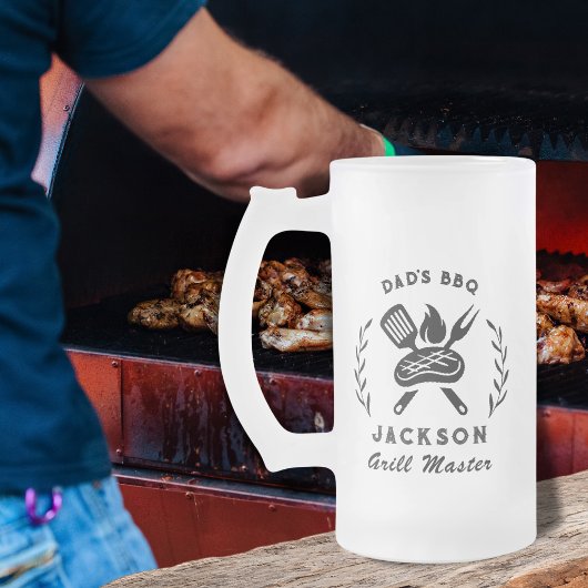 Personalized Dad's BBQ Barbeque Grill Master  フロストグラスビールジョッキ