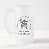 Personalized Dad's BBQ Barbeque Grill Master  フロストグラスビールジョッキ (左)
