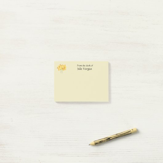 Personalized daffodil yellow Post it notes ポストイット (デスク上)