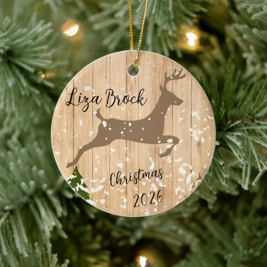 Personalized doe Christmas bauble wooden backgroun セラミックオーナメント (ツリー)